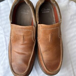 Clarks Men’s Size 10 1/2 M Shoes. Leather upper. Gently worn brown and tan.